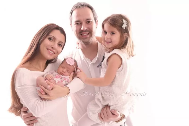 mama-tatko-i-bebe-v-studio.webp