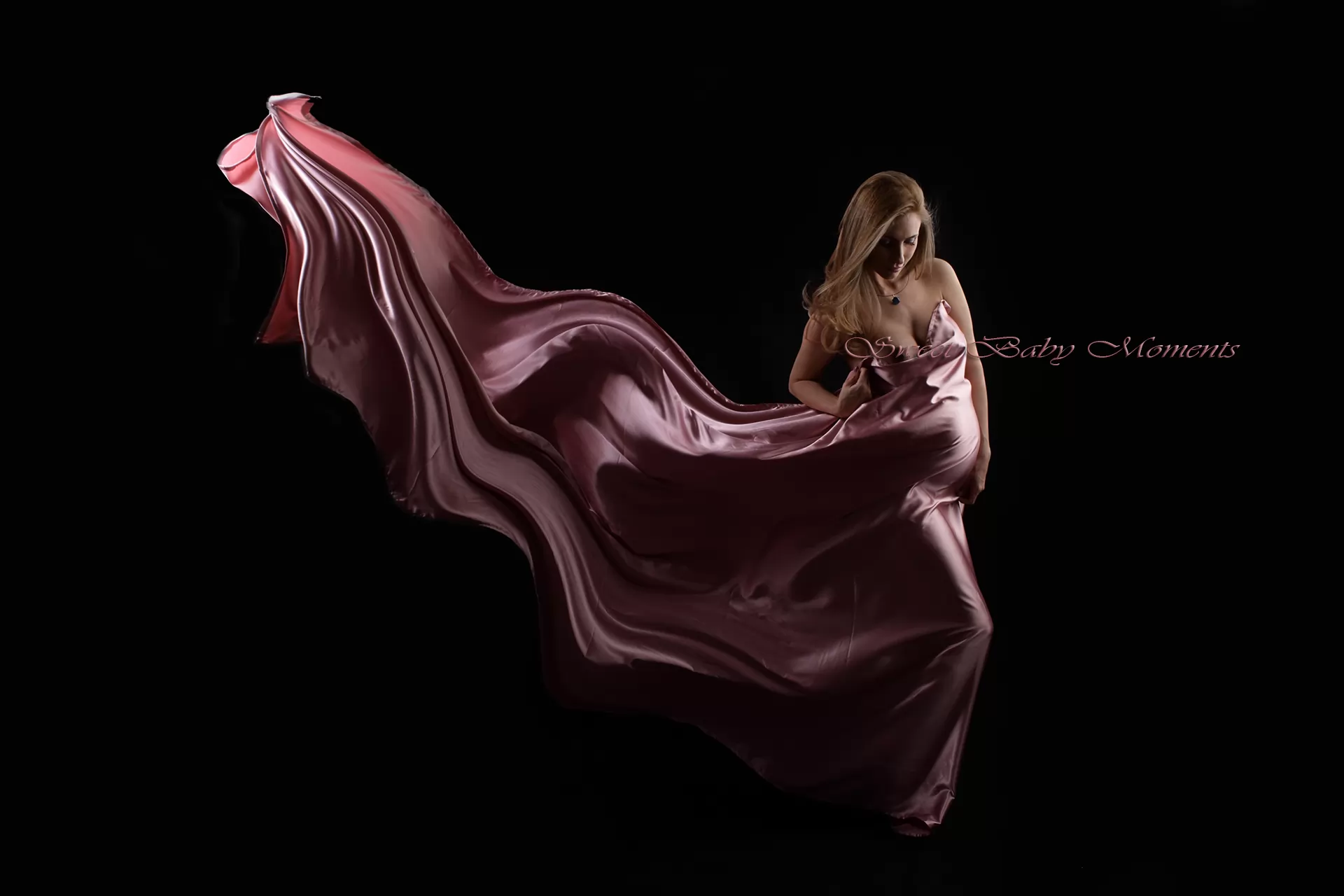 pregnancy-photography-luxory-sofia.webp
