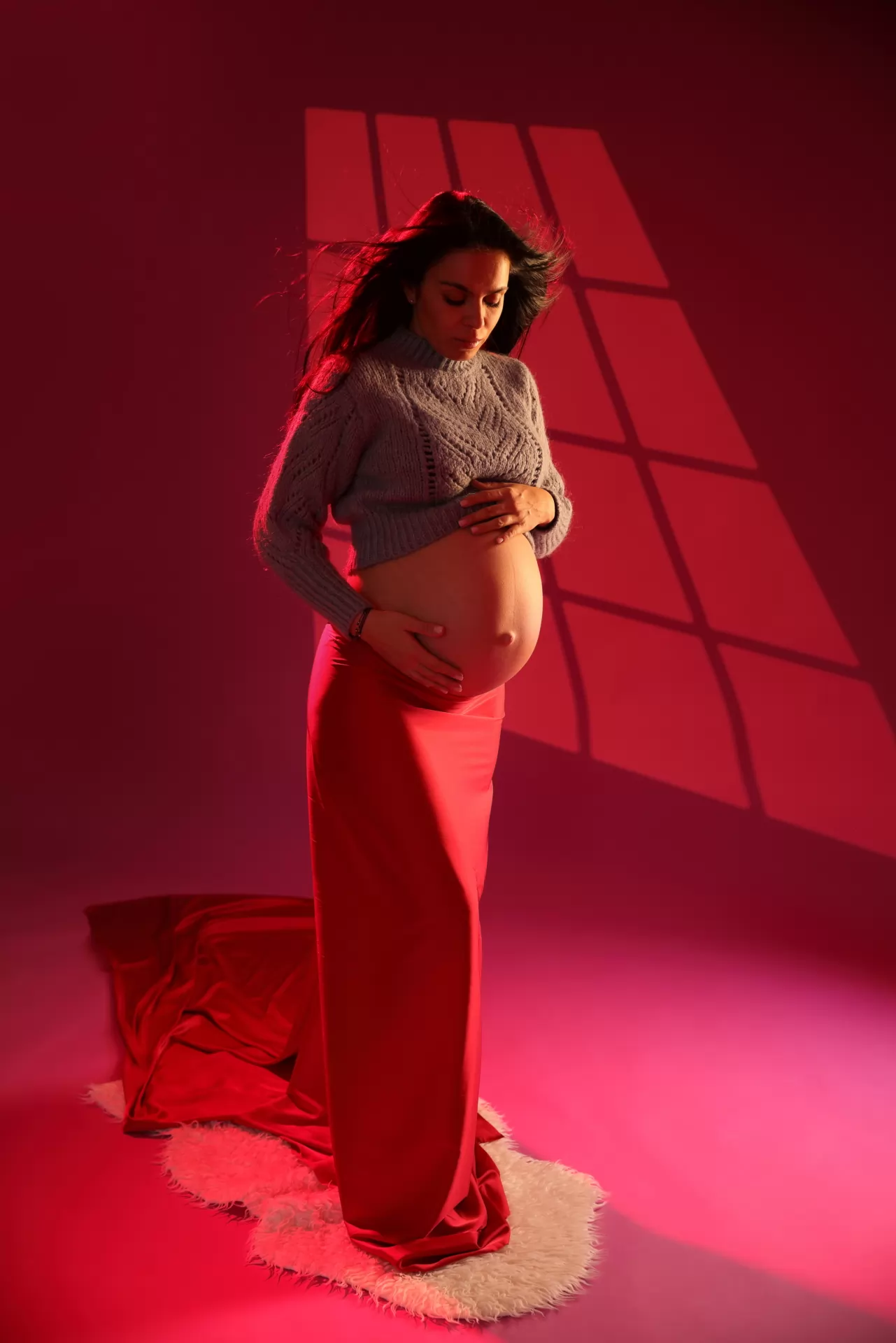 Luxurious-pregnancy-photo-session-bulgaria.webp