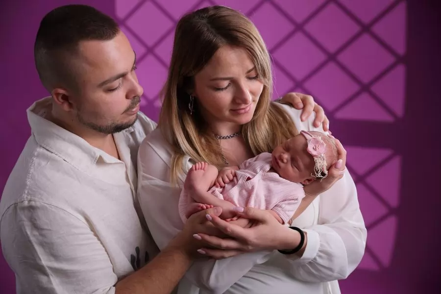 semeyni-snimki-s-malko-momiche-bebe-sofia.webp