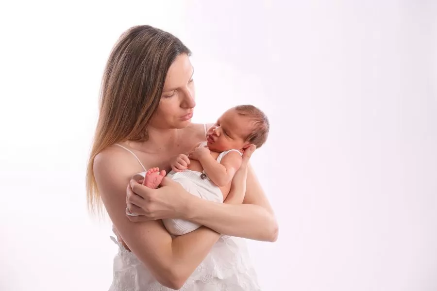 semeyna-fotosesiya-s-bebe-sofia.webp