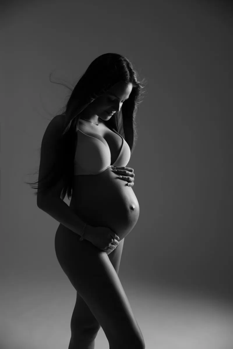 pregnancy-couple-session-sofia.webp