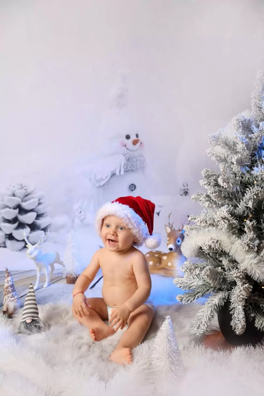 bebe-s-koledna-shapchica.webp
