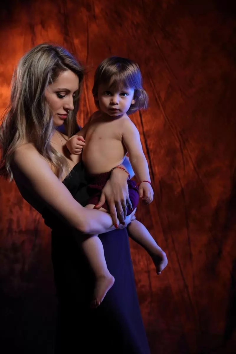 beztsenen-moment-mezhdu-mama-i-bebe