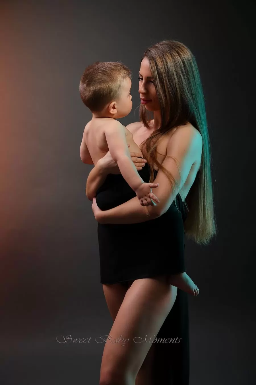fotosesiya-mama-i-bebe-osvetlenie-sofia.jpeg