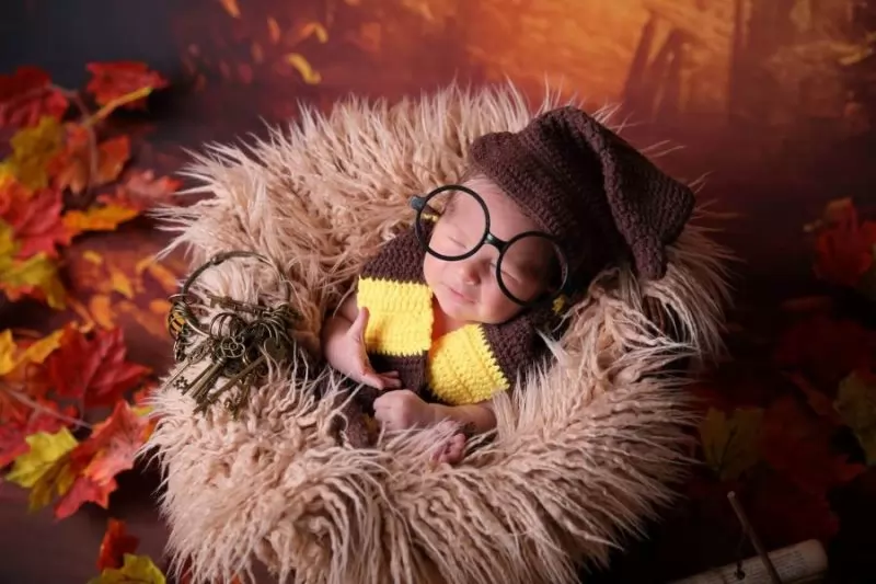 fotosesiya-za-bebe-s-lyubima-igrachka-hari-potar-sofia.webp