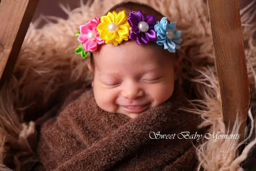 krasivo-novorodeno-bebe-fotosesiya