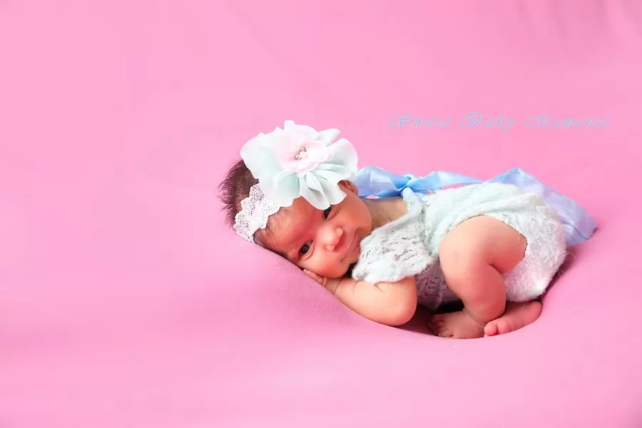 novorodeno-bebe-momiche-fotosesiya.jpg