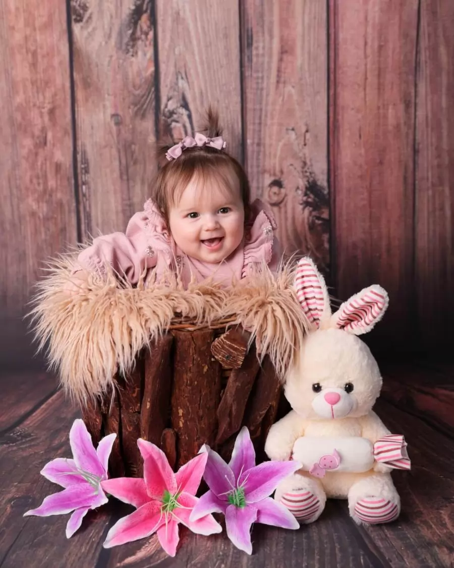 usmihnato-bebe-fotosesiya-v-studio-cvetya-zaiche
